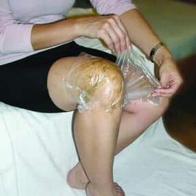 Therapeutic compress for the knee joint